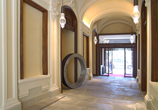 Ringway, Installation in der NH Collection Piazza Carlina Turin