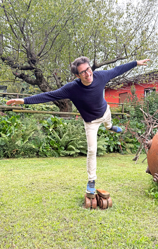 A prova di scemo (autoritratto), Portrait of Cosimo Filippini on skates (September 2025)