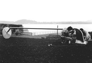 Anello, Umberto Cavenago und Libero Michielin während der Installation