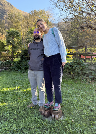 A prova di scemo (autoritratto), Ritratto di Anna Radaelli con Alex Bombandieri (marzo 2025)